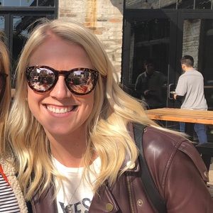 Meet your Posher, Lindsey